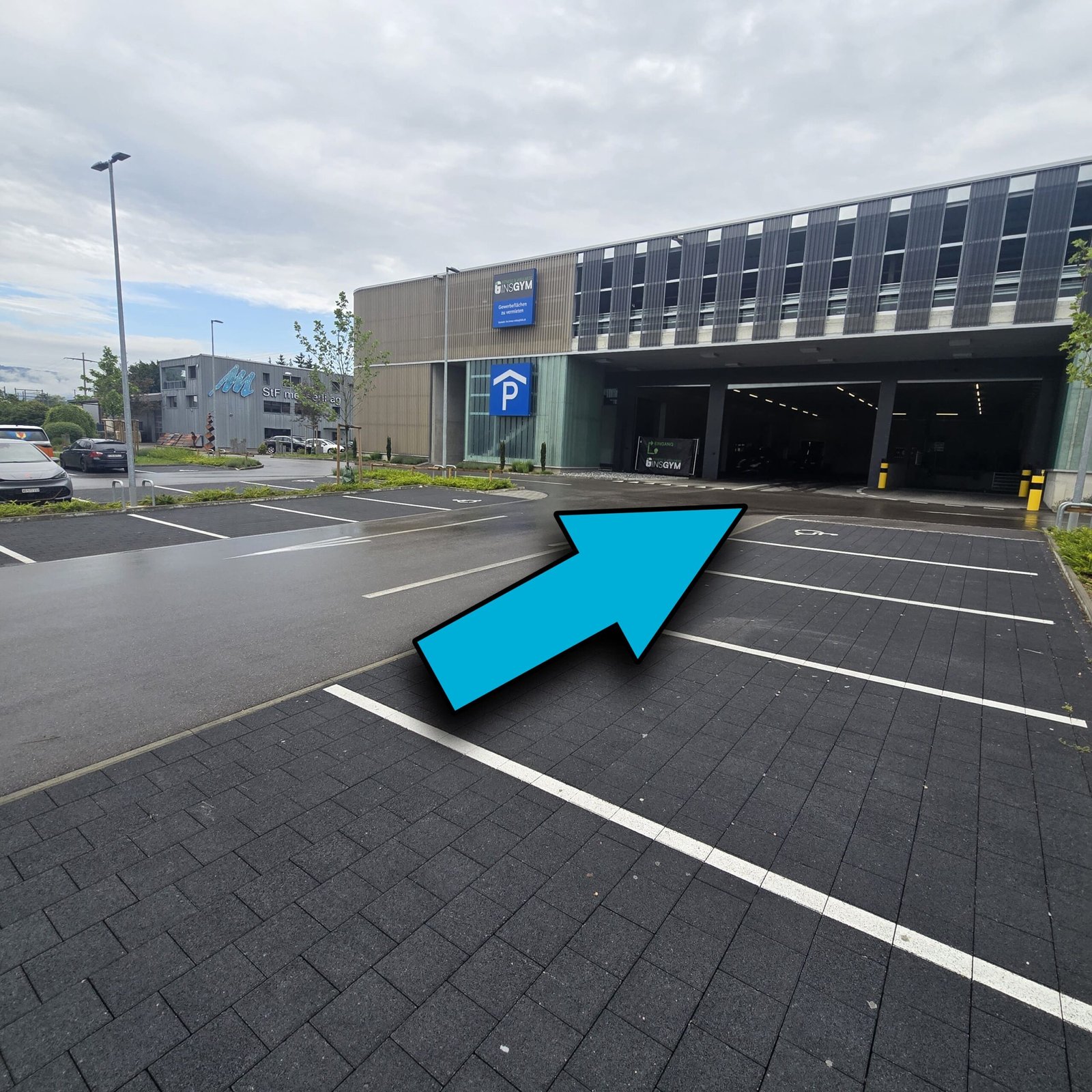 Accès intérieur — rampe du parking Lidl, étape 1